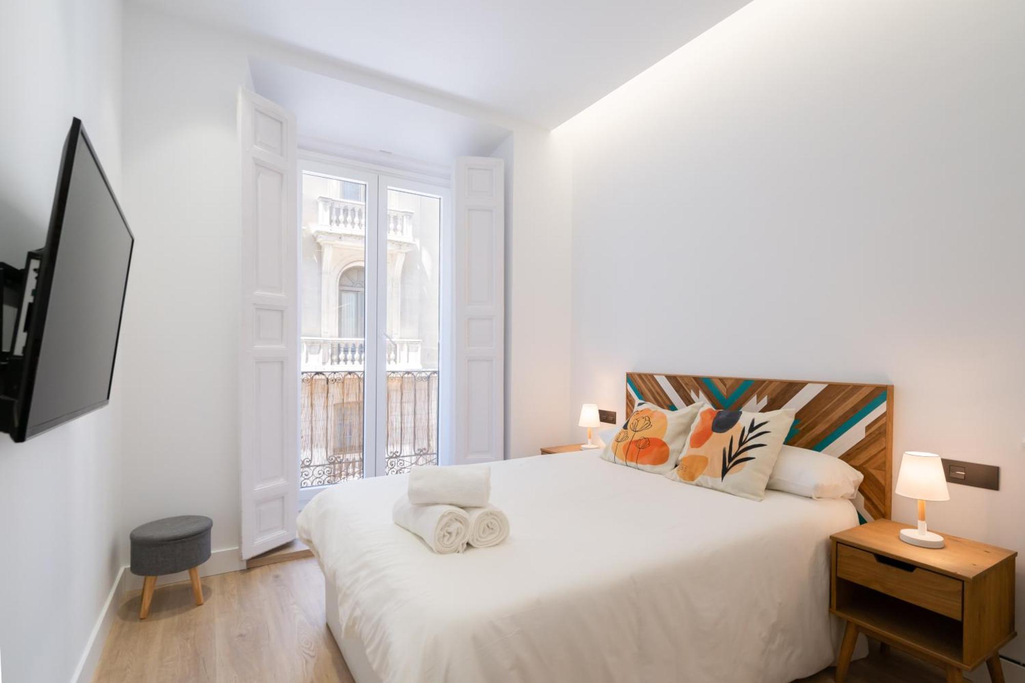Apartamento Chueca Hortaleza 12pax 5 Bedrooms 5 Baths