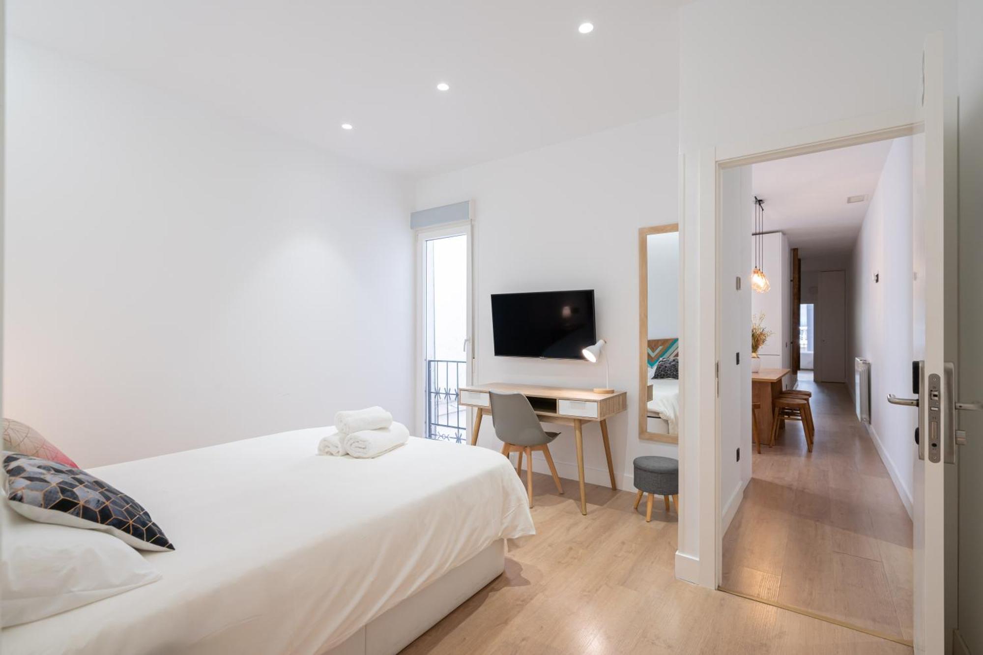 Apartamento Chueca Hortaleza 12pax 5 Bedrooms 5 Baths