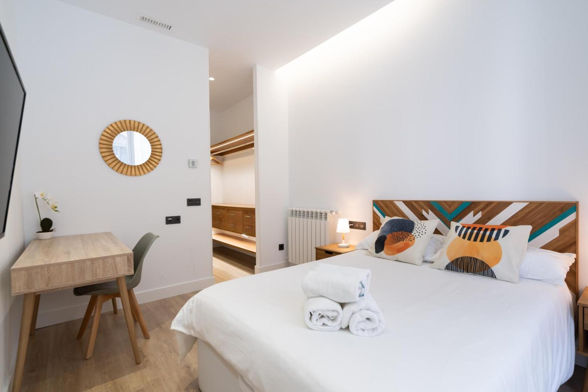 Apartamento Chueca Hortaleza 12pax 5 Bedrooms 5 Baths