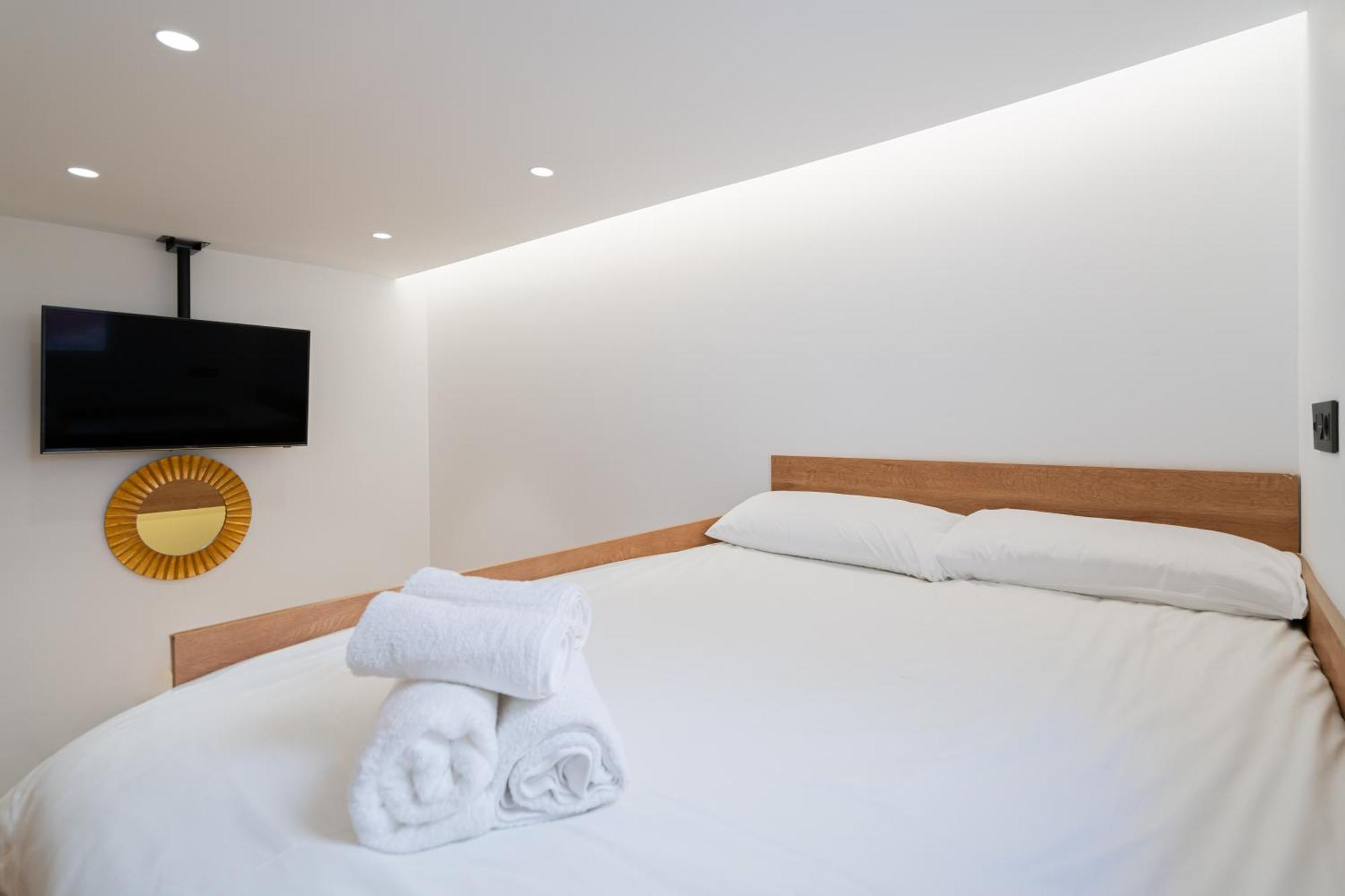 Apartamento Chueca Hortaleza 12pax 5 Bedrooms 5 Baths *
