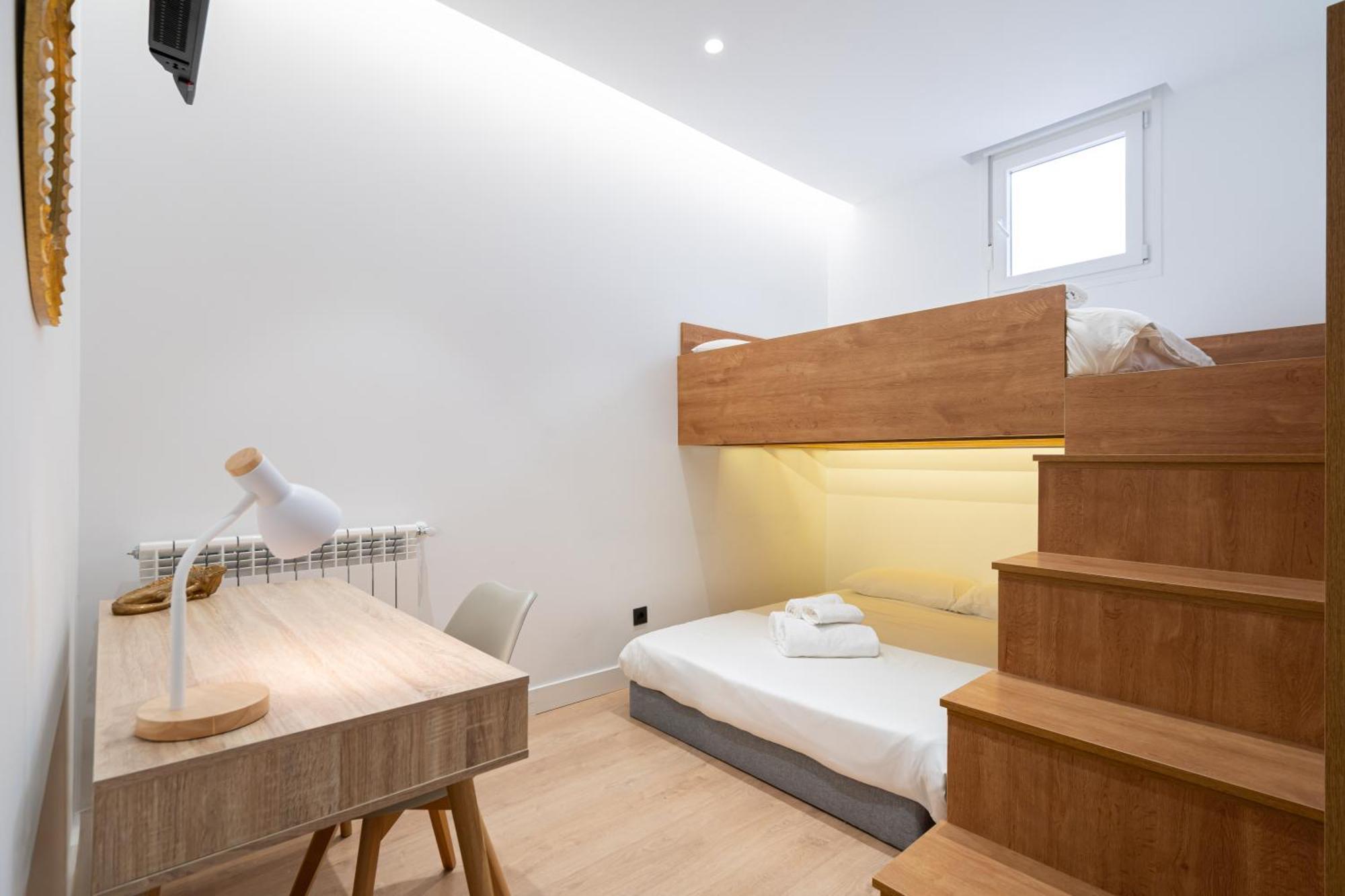 Chueca Hortaleza 12pax 5 Bedrooms 5 Baths Madrid