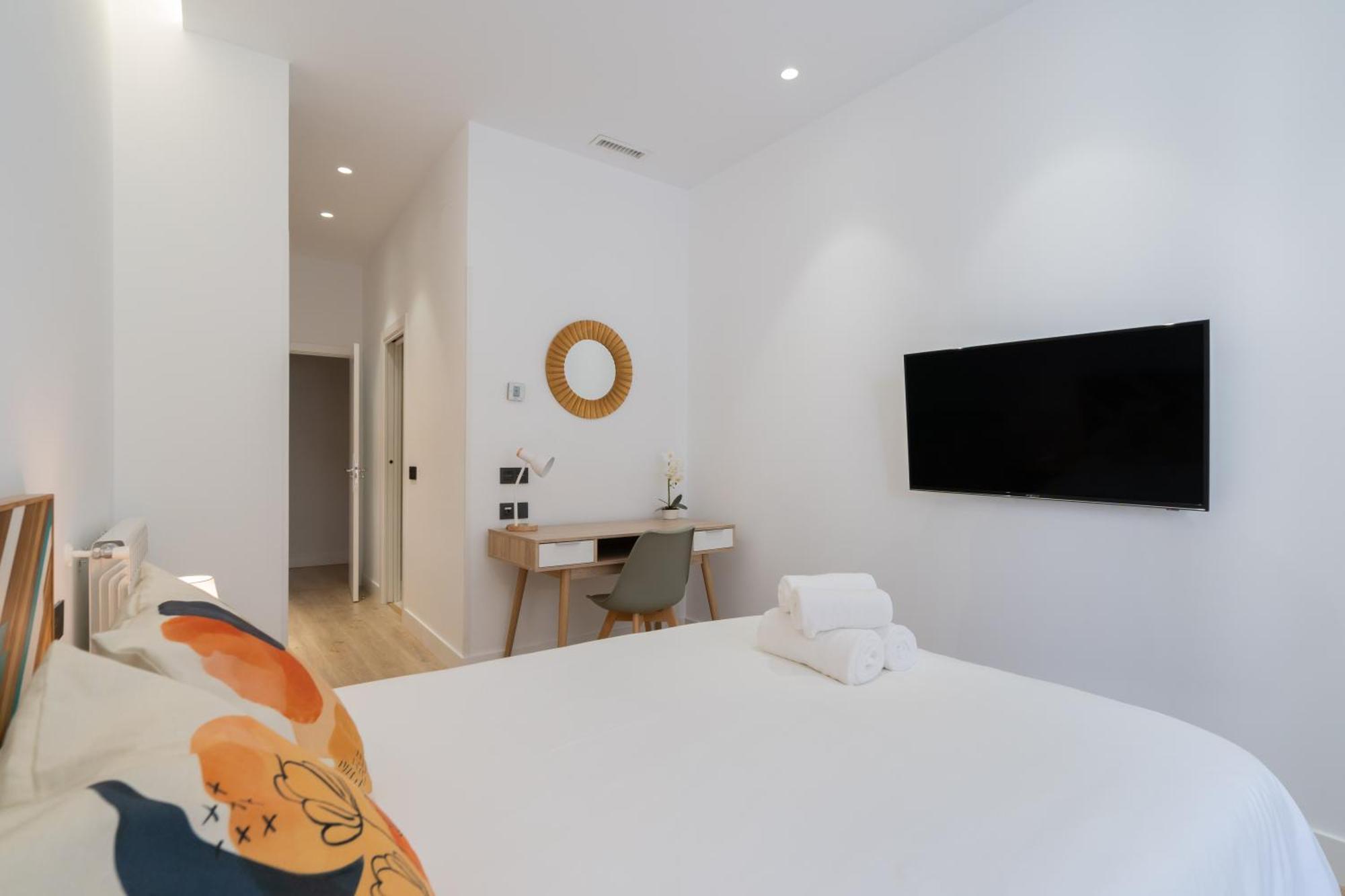 Apartamento Chueca Hortaleza 12pax 5 Bedrooms 5 Baths Madrid