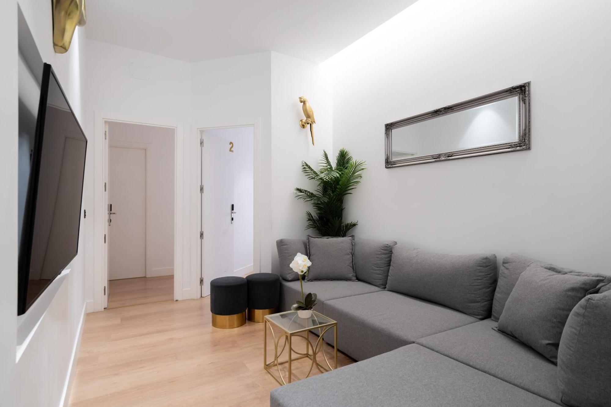 Apartamento Chueca Hortaleza 12pax 5 Bedrooms 5 Baths