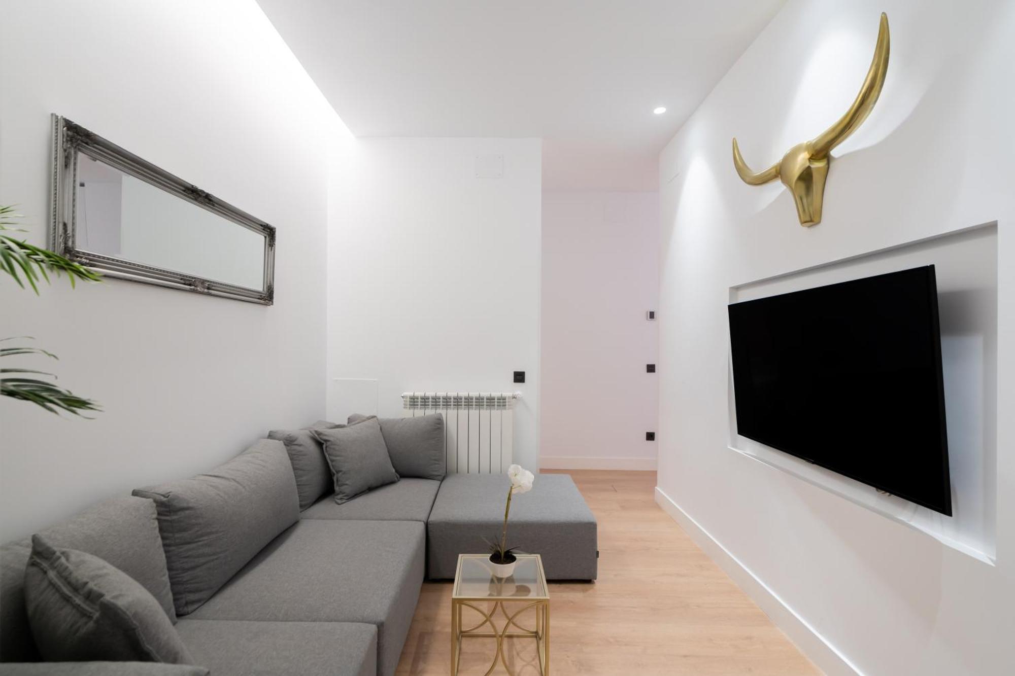 Apartamento Chueca Hortaleza 12pax 5 Bedrooms 5 Baths *
