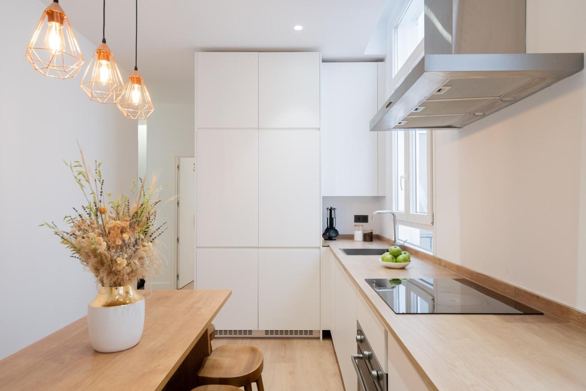 Chueca Hortaleza 12pax 5 Bedrooms 5 Baths