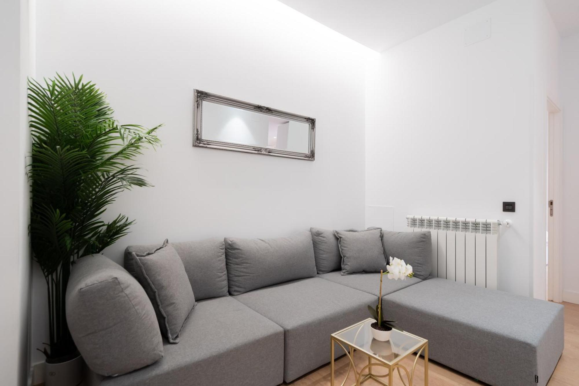 Chueca Hortaleza 12pax 5 Bedrooms 5 Baths Madrid