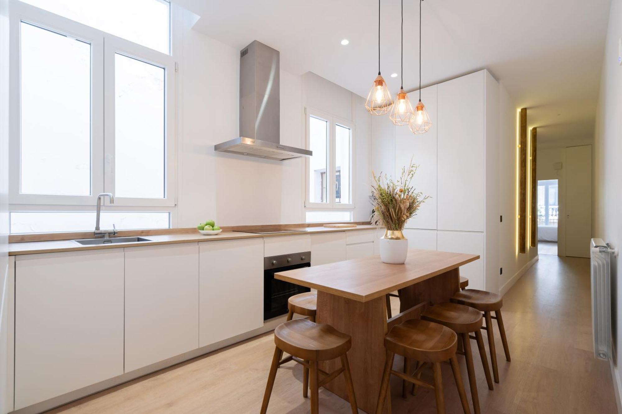 Apartamento Chueca Hortaleza 12pax 5 Bedrooms 5 Baths *