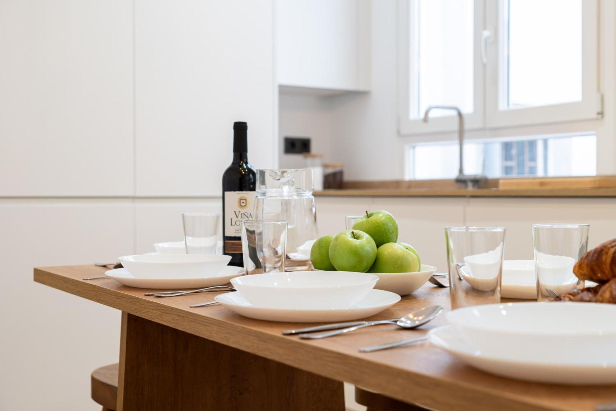 Chueca Hortaleza 12pax 5 Bedrooms 5 Baths