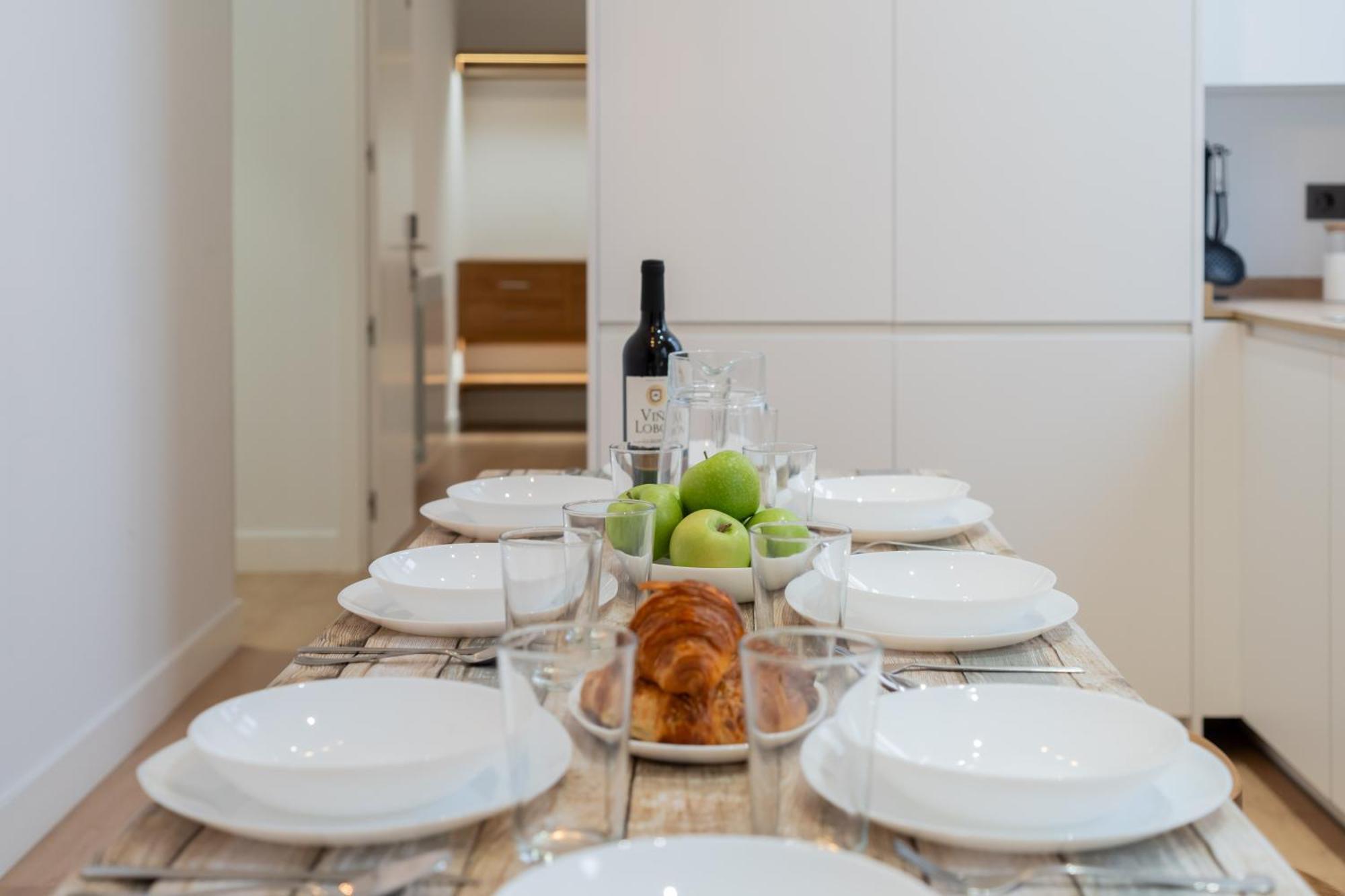Apartamento Chueca Hortaleza 12pax 5 Bedrooms 5 Baths *