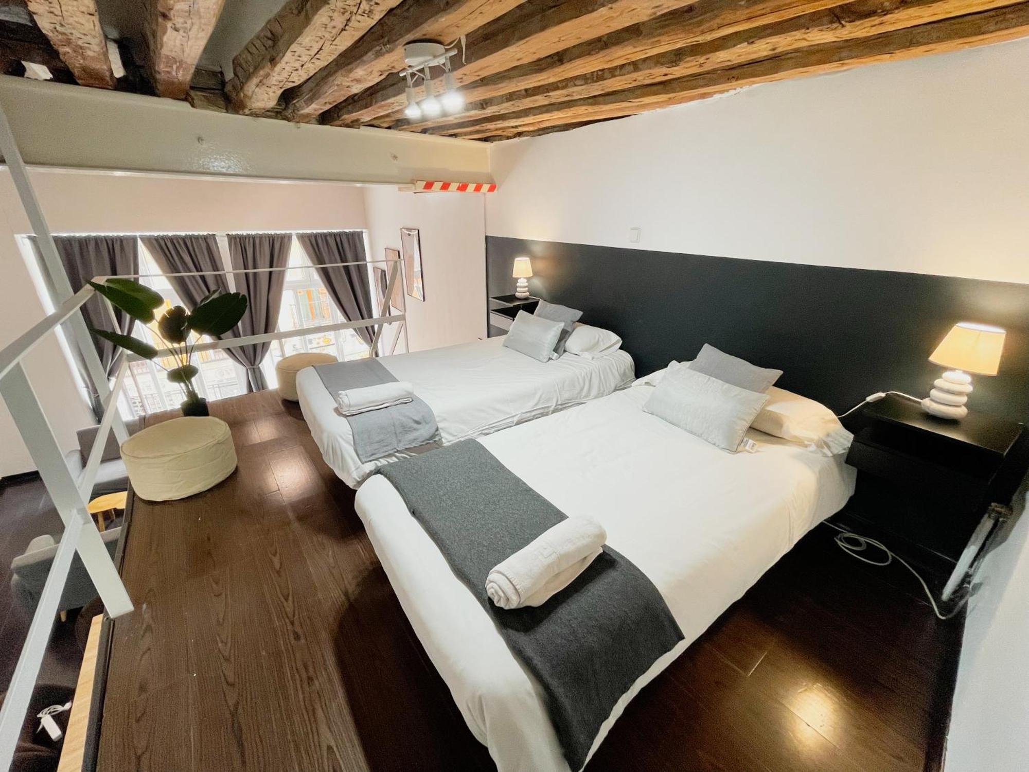 Carretas Duplex Exterior Izquierda Apartment Madrid