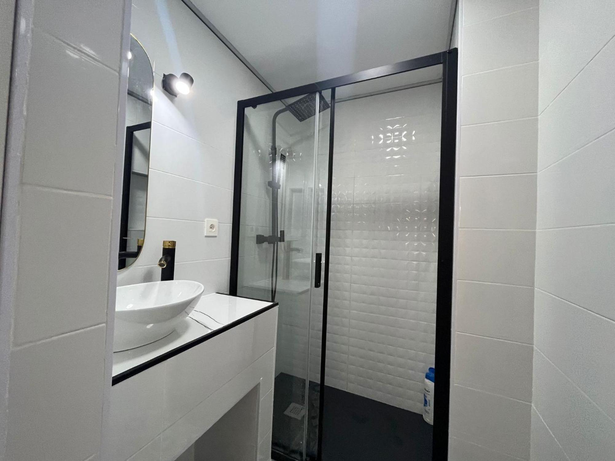 Bas7 La Latina Deluxe Centro