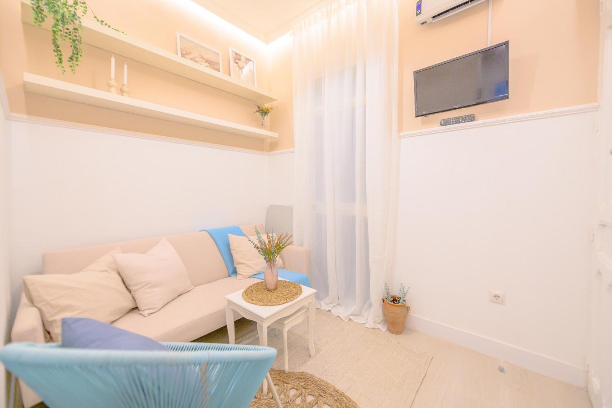 For Encantador Estudio Temporal Con Cama Doble Y Sofa Cama, Patio Compartido Ctg86
