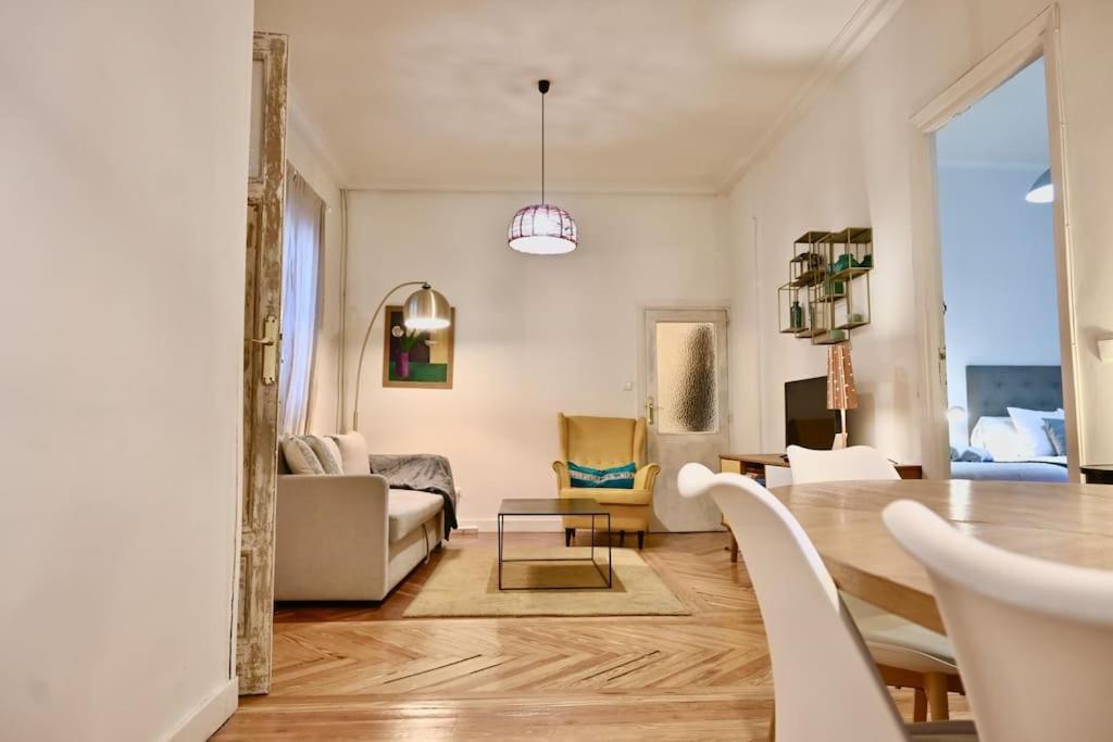 Apartamento For Centrica Y Amplia Vivienda Temporal Mdc23
