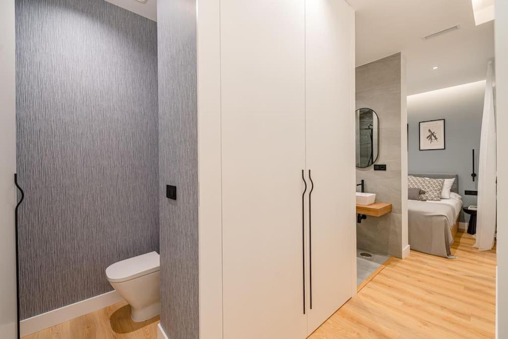 Apartamento Centro Xi Calle Carrera De San Jeronimo 2br 2bh Madrid