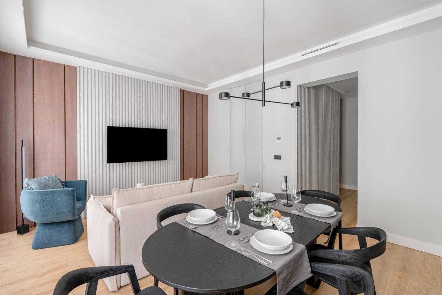 Centro Xi Calle Carrera De San Jeronimo 2br 2bh Apartamento Madrid