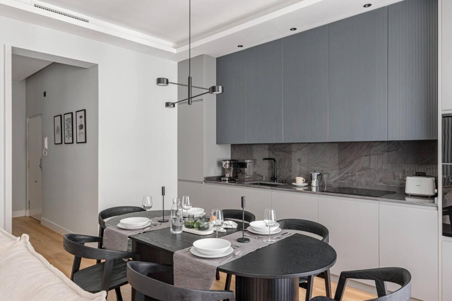 Centro Xi Calle Carrera De San Jeronimo 2br 2bh Apartamento *