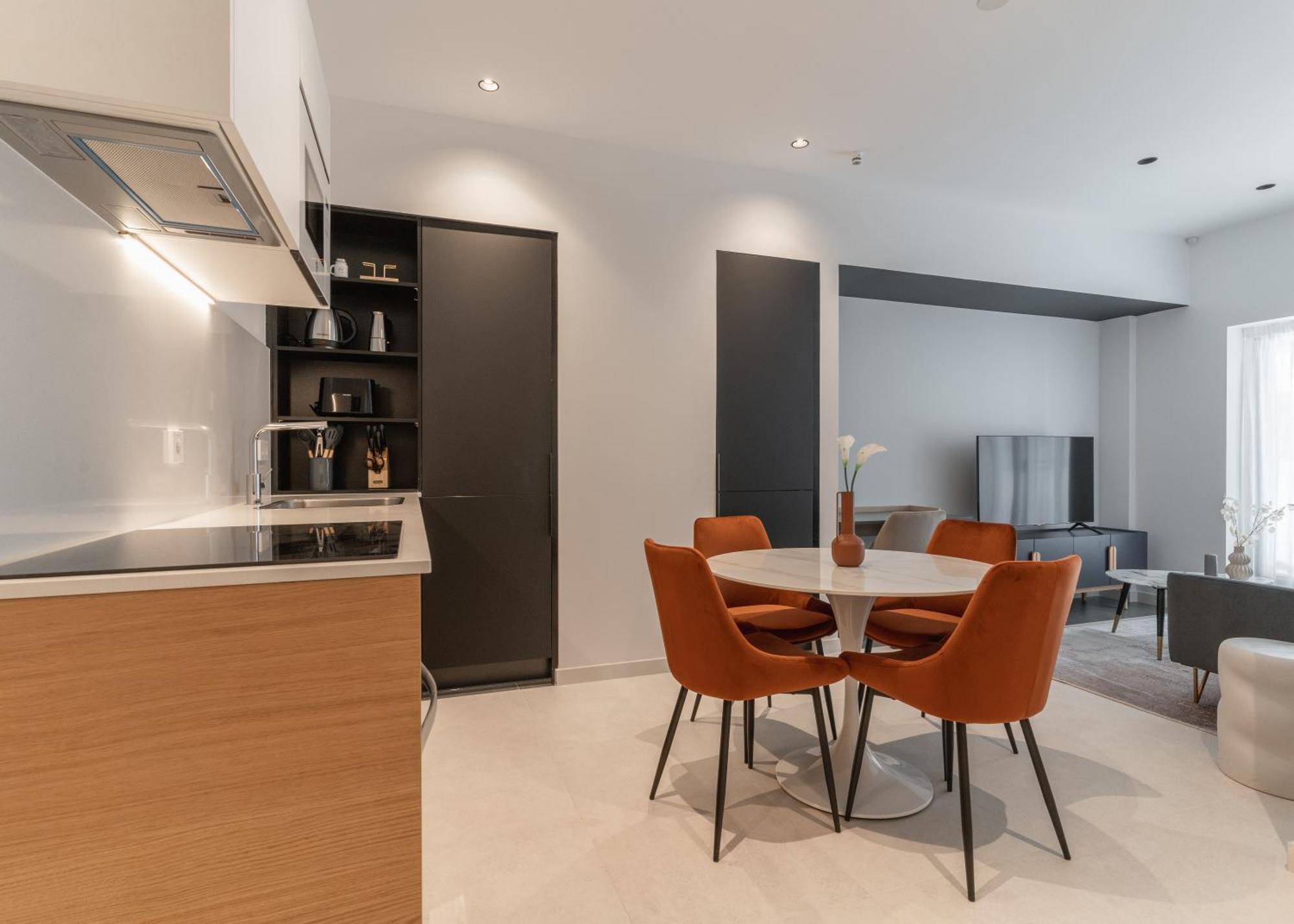 Canillas Apartments *