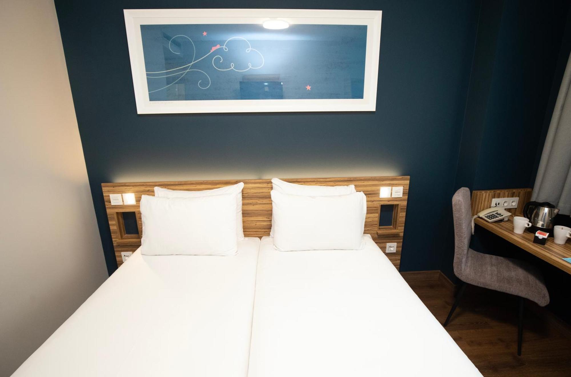 Travelodge Alcalá * Madrid