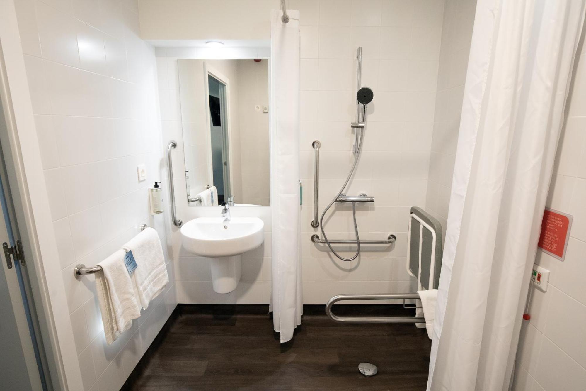 Travelodge Alcalá Hotel