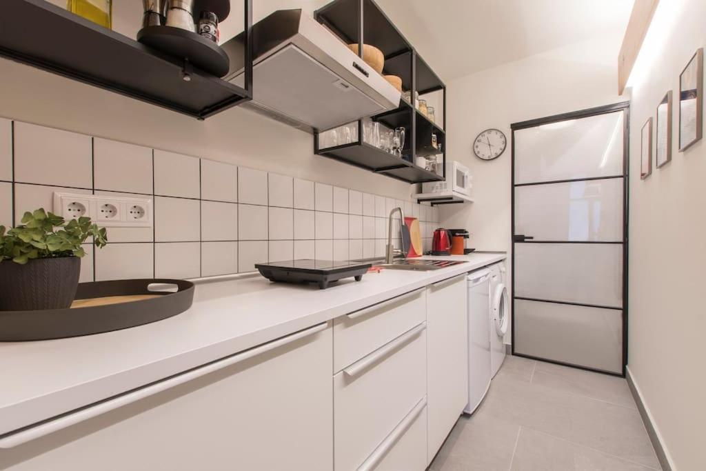 Urban Chic At Great Location In