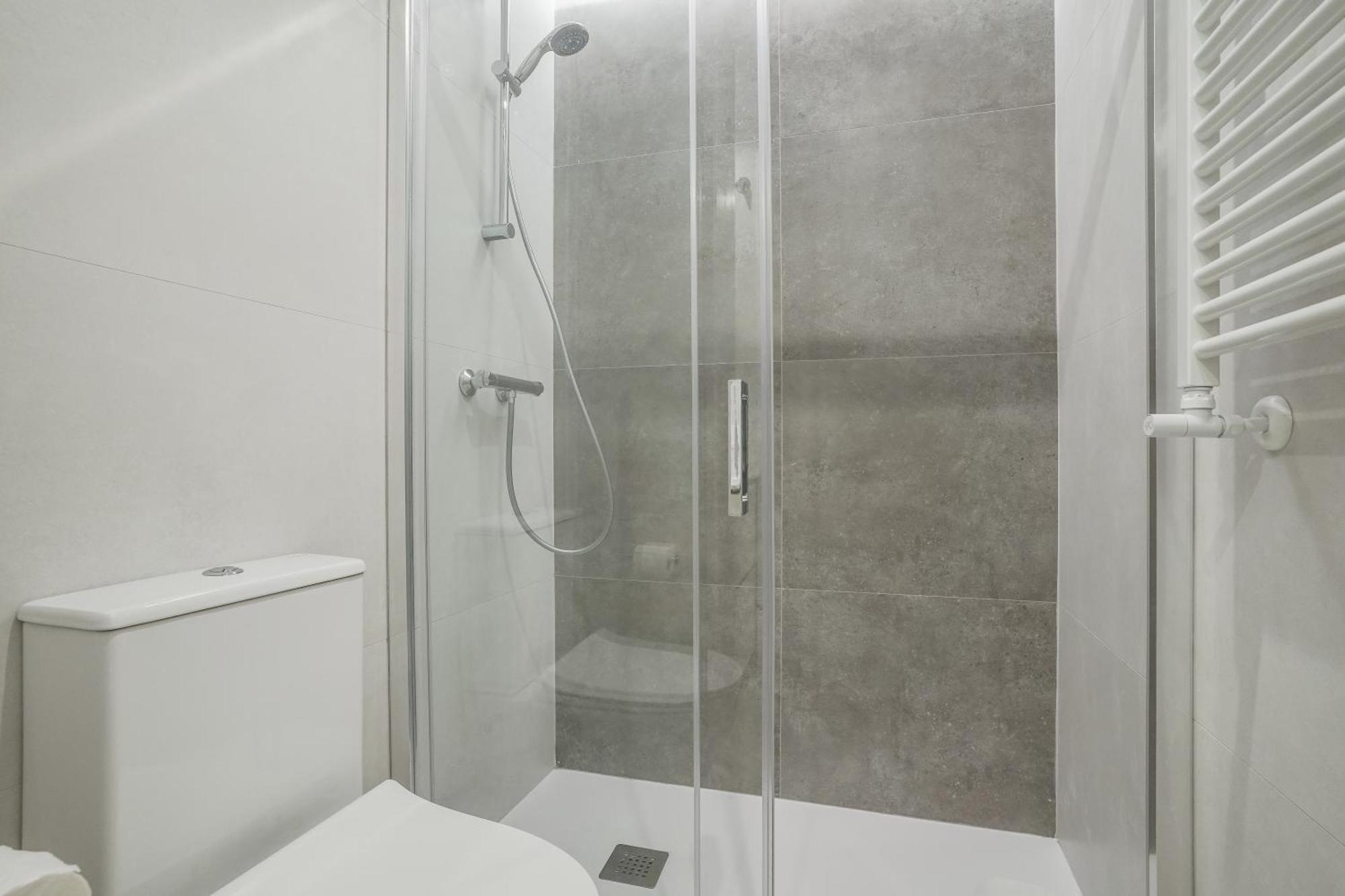 Modern Apartment-2bedrooms 2baths-bernabeu * Madrid