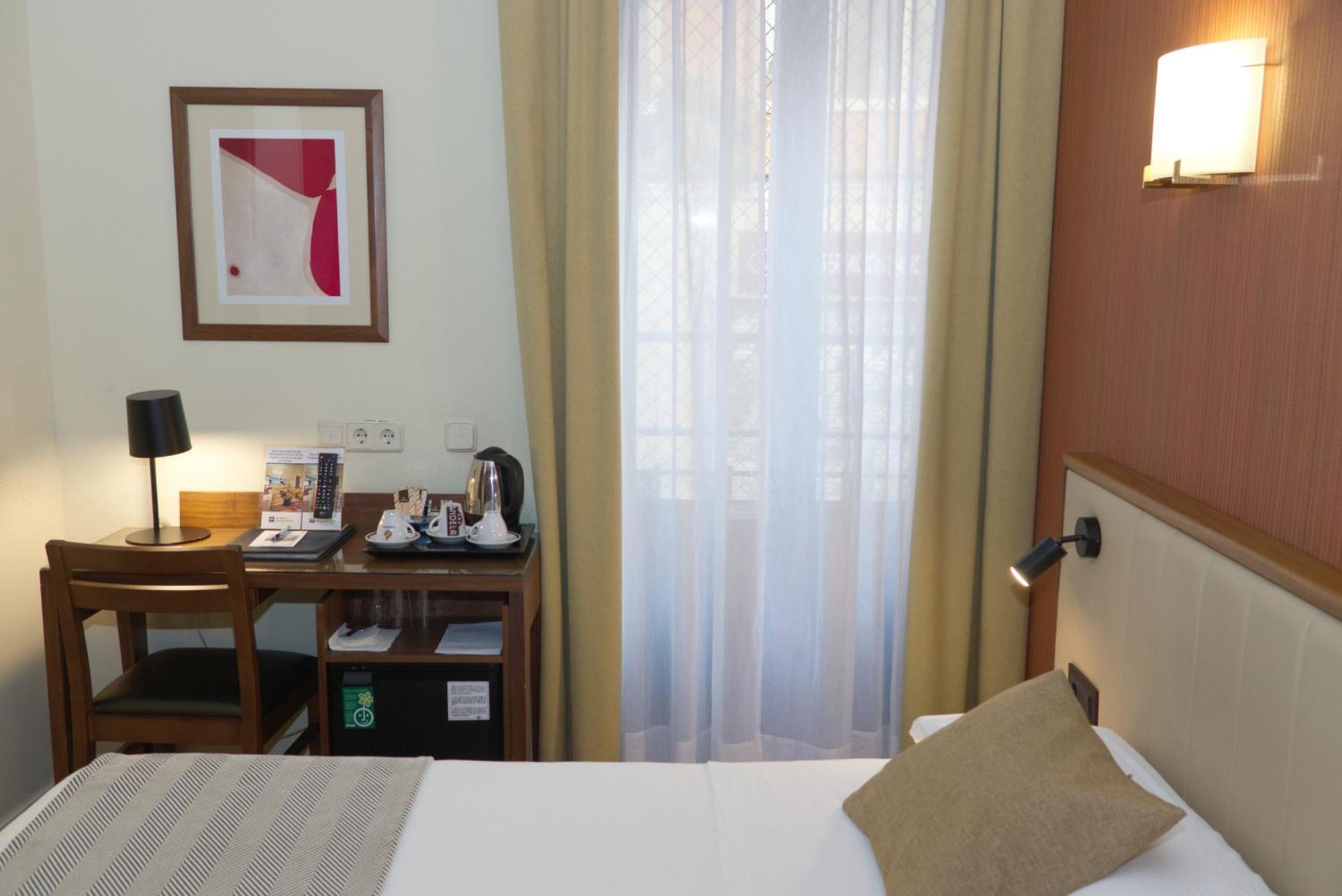 Hotel Condes 3*