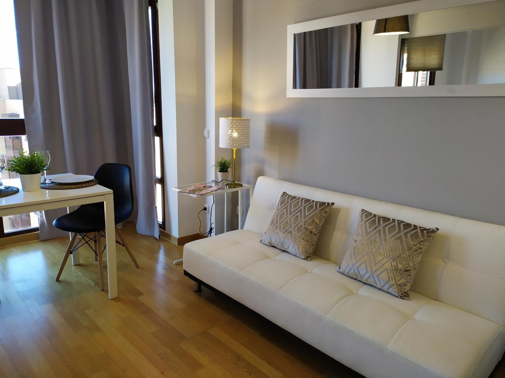 Pirra - Aeropuerto Ifema Apartamento Madrid