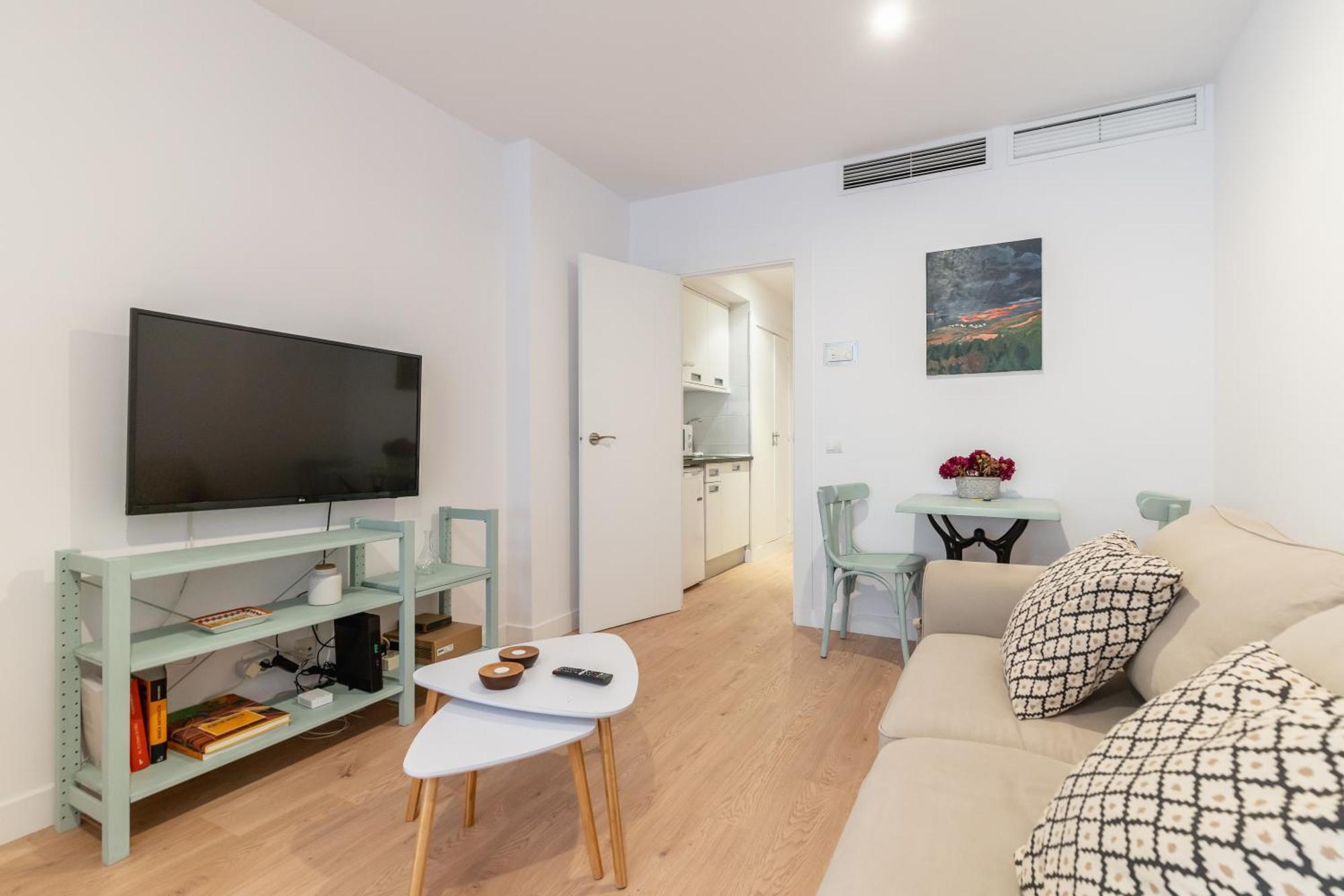 Cozy With Pool-salamanca Apartment Madrid