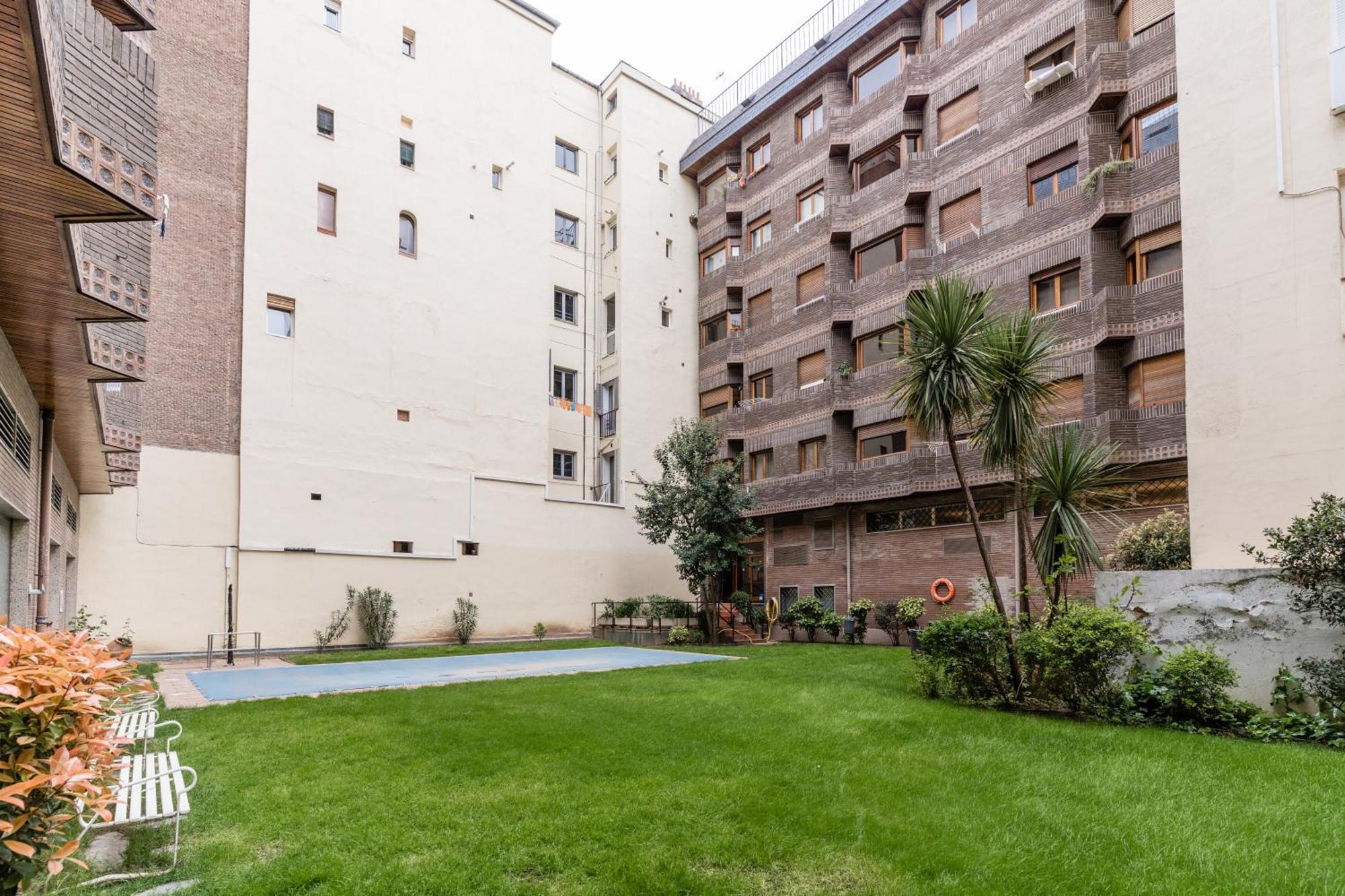 Cozy With Pool-salamanca * Madrid