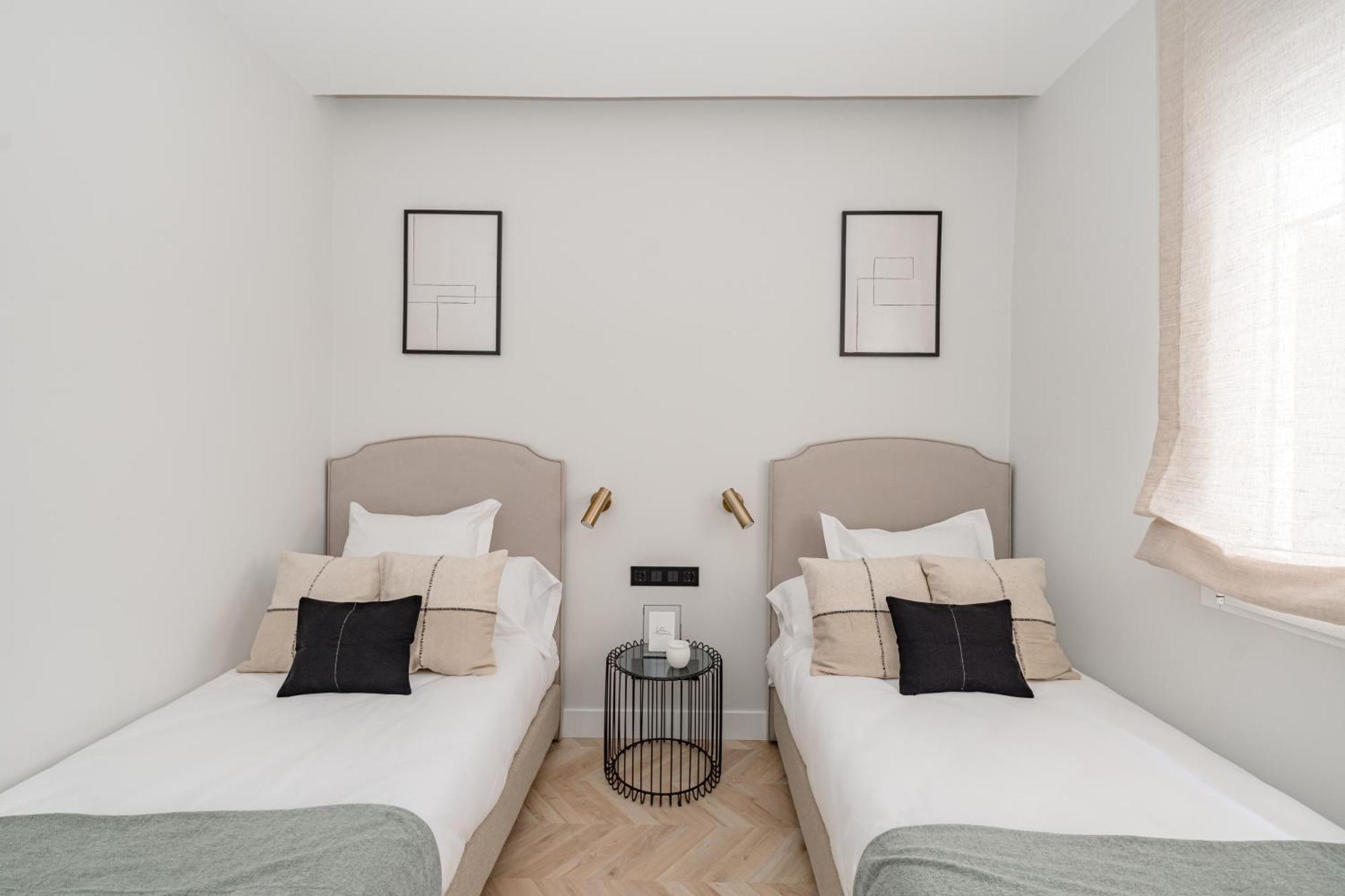 Apartamento Plaza Espana Viii Calle San Bernardo 3br 3bh Madrid