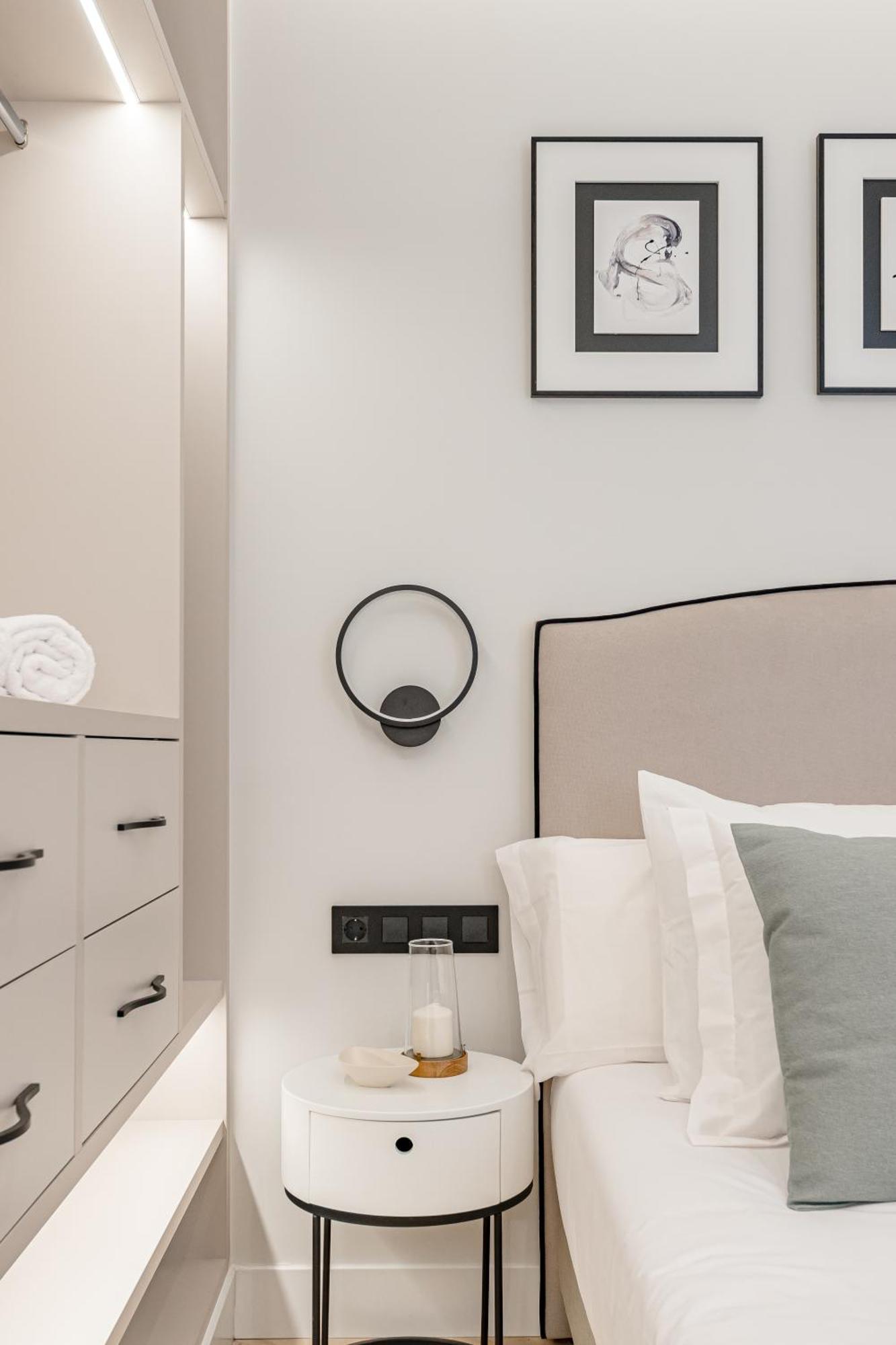 Plaza Espana Viii Calle San Bernardo 3br 3bh Apartamento Madrid