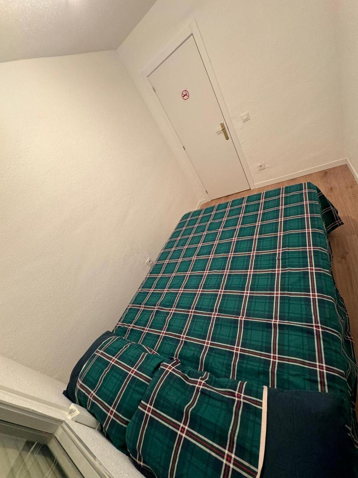 Pensión Basic Madrona 3*