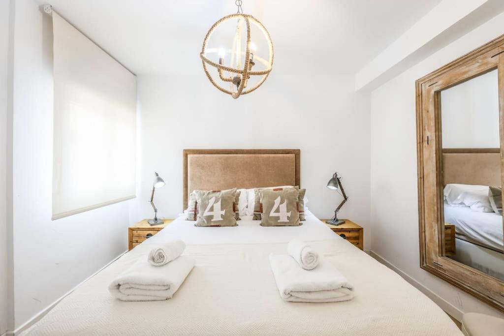 Urban Oasis In - Steps From River Manzanares Apartamento
