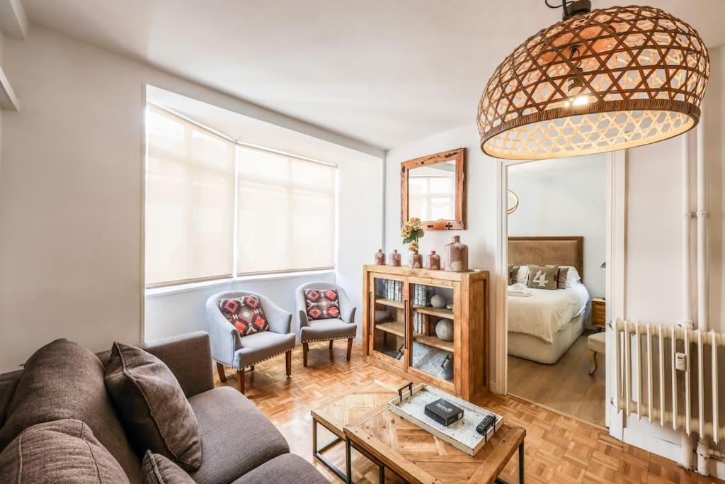 Urban Oasis In - Steps From River Manzanares Apartamento