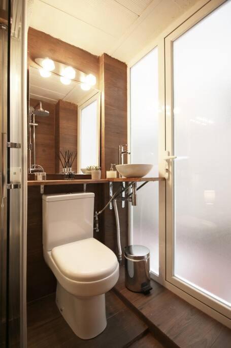 Mini Estudio De 8 M2 En El Corazon De Malasana De Membrillosuites Apartamento
