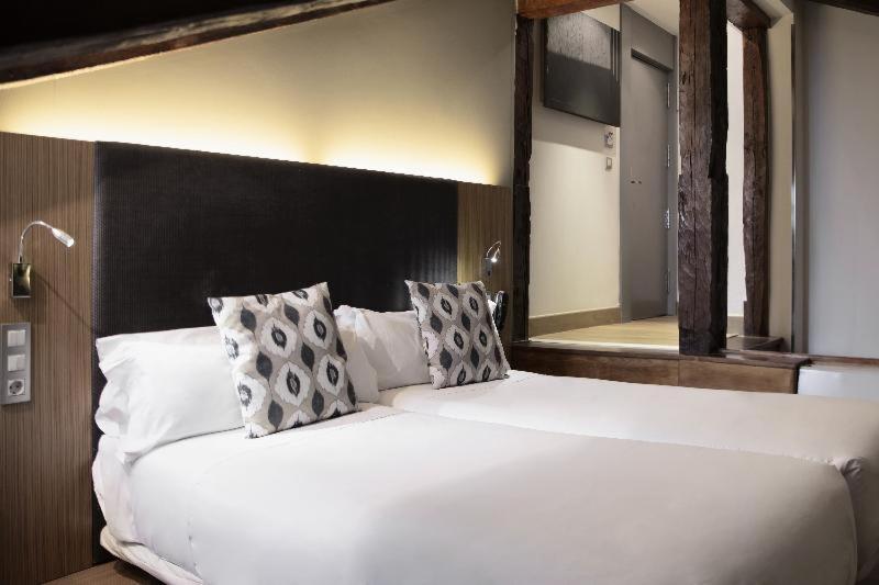 Petit Palace Plaza Del Carmen Hotel