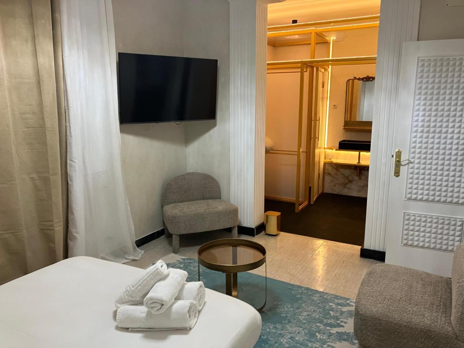 Casa Tadeo Gran Via Guest house *