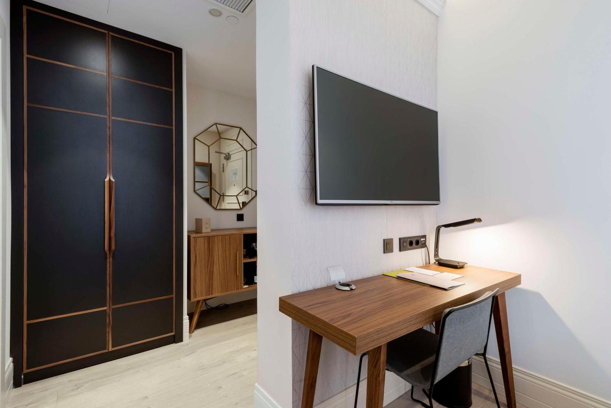 Hotel Doubletree By Hilton Madrid-prado Madrid