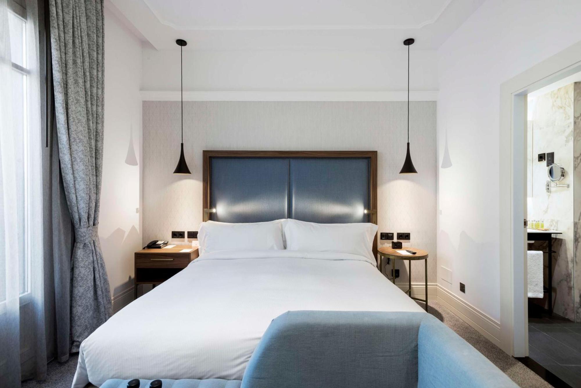 Doubletree By Hilton Madrid-prado Hotel
