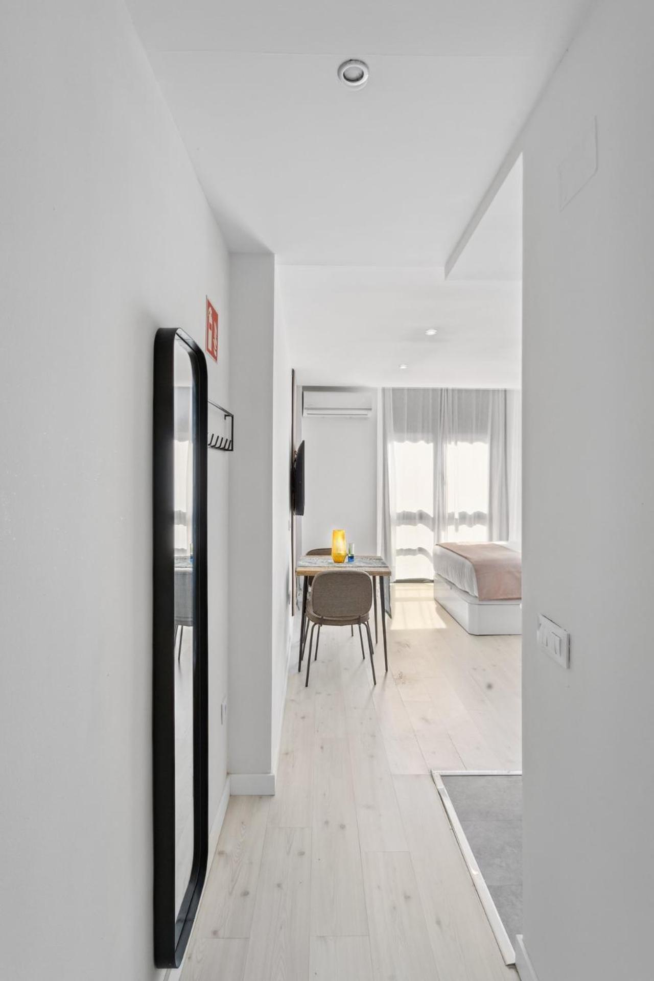 Limehome Calle De La Paloma Apartment