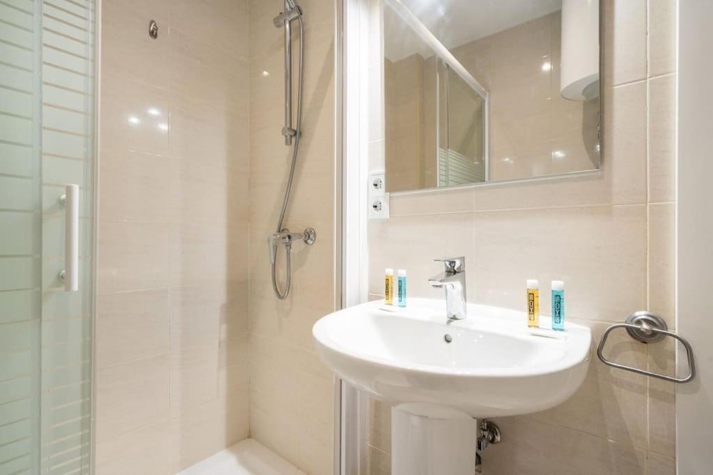 Apartamento Located In Puerta De Alcala - 2