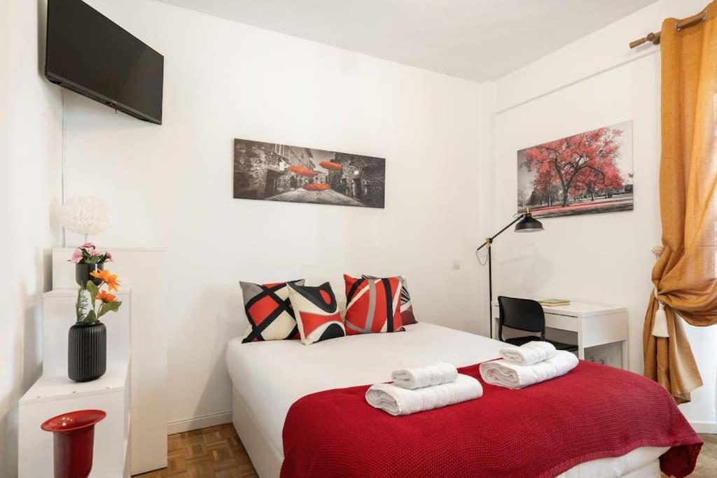 Located In Puerta De Alcala - 2 Apartamento Madrid