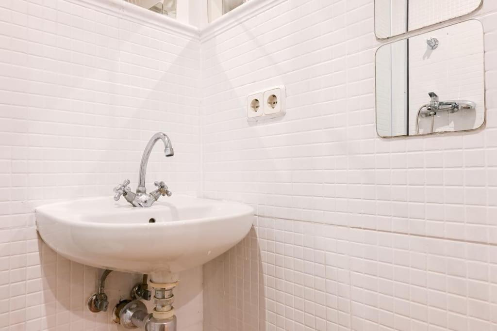 Apartamento For Lindo Estudio Temporal En Barrio Justicia Slr16 Madrid