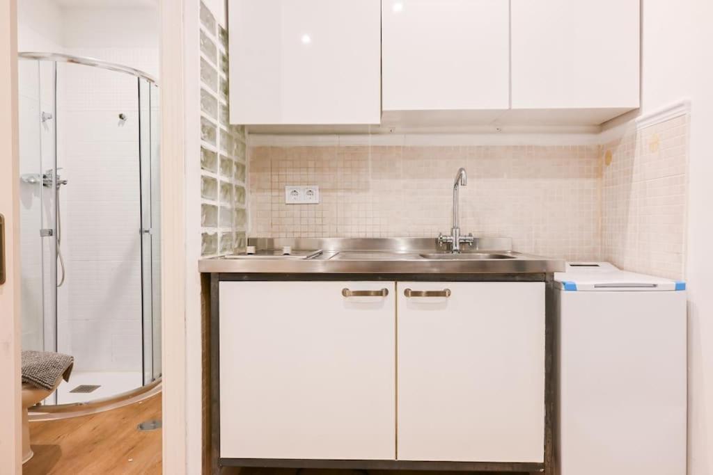 Apartamento For Lindo Estudio Temporal En Barrio Justicia Slr16 Madrid
