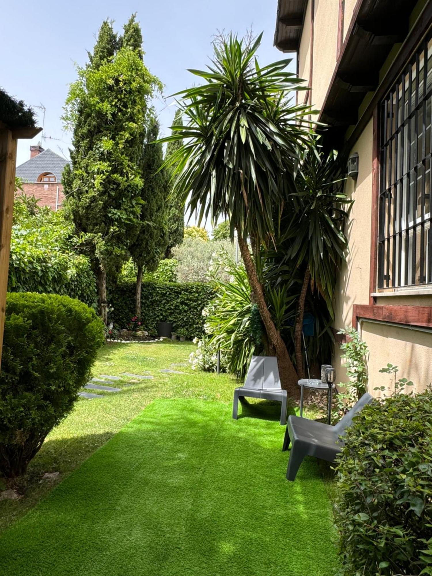 Moderna Casa De Lujo Con Jacuzzi En El Jardin Сasa de vacaciones Madrid