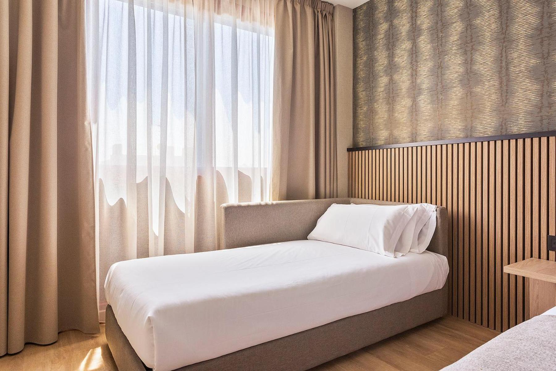 - Pirámides, An Ihg Hotel Madrid