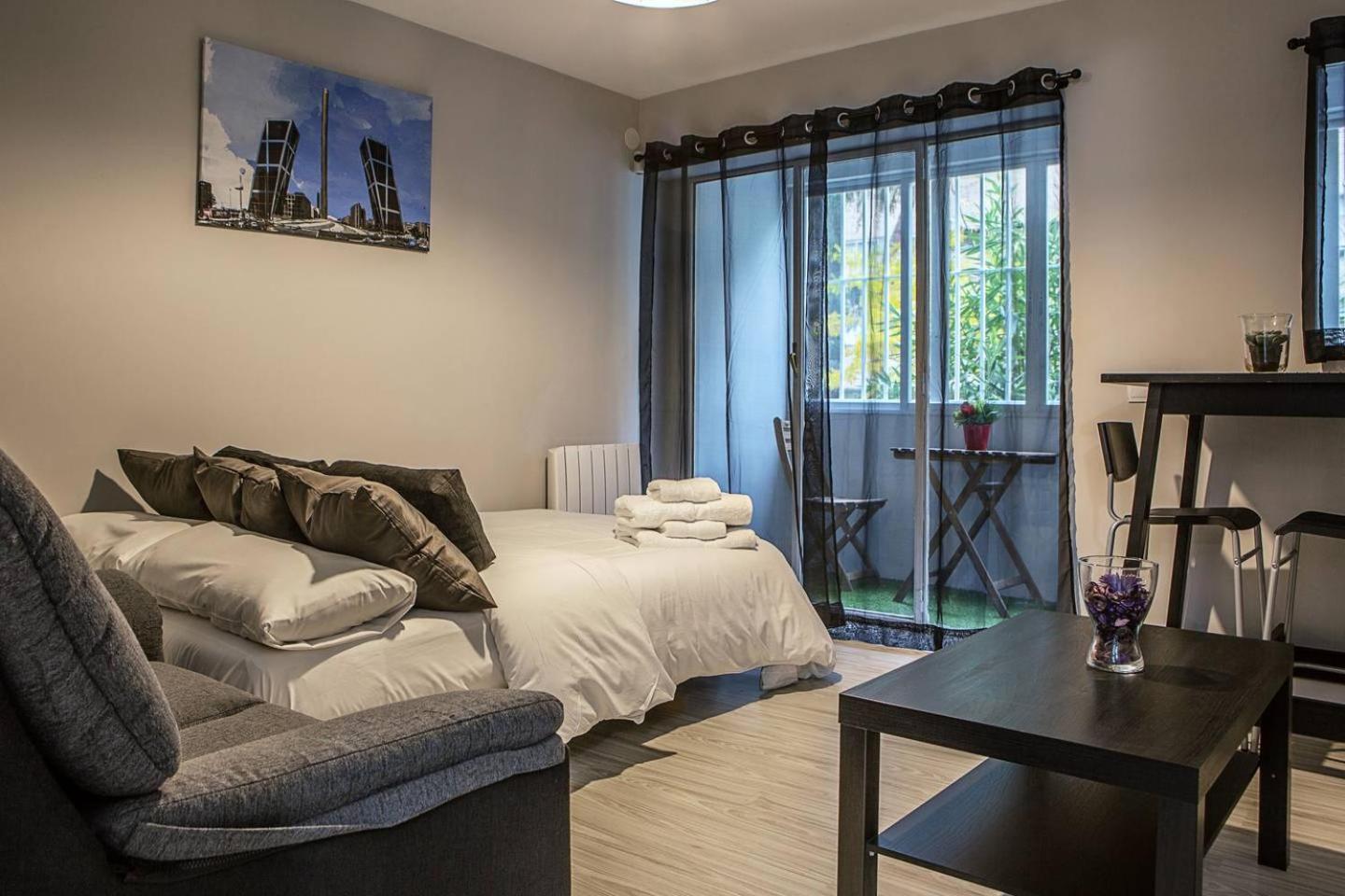 Lovely 3 Bedroom Next To Fuencarral Apartamento *
