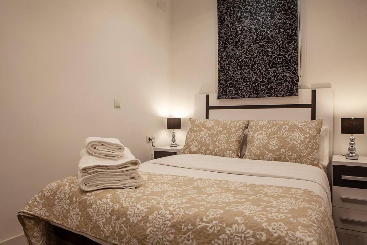 Chic 1 Bedroom Next To El Prado *