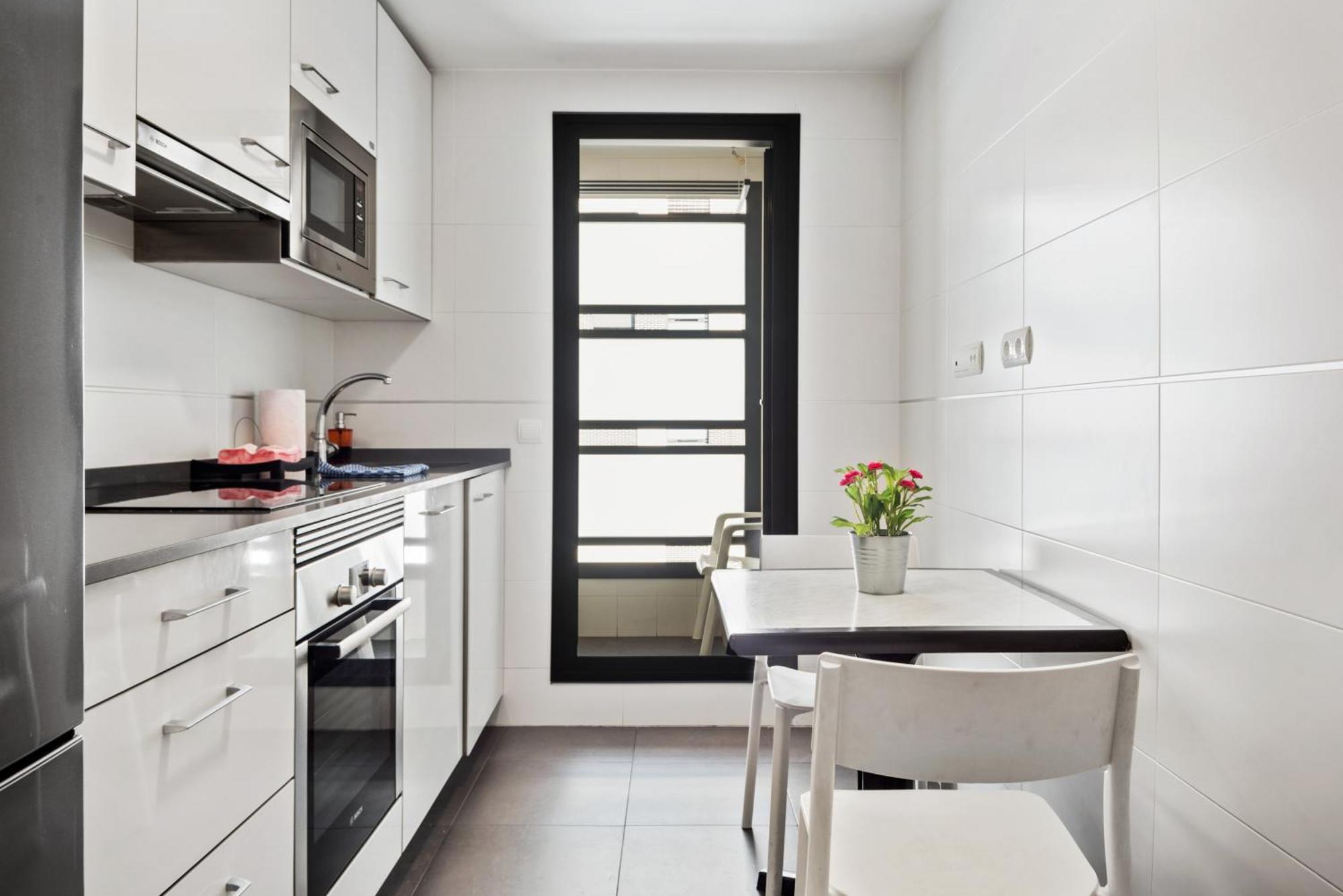 Modern 2 Bedroom Near Retiro Close To Metro Madrid