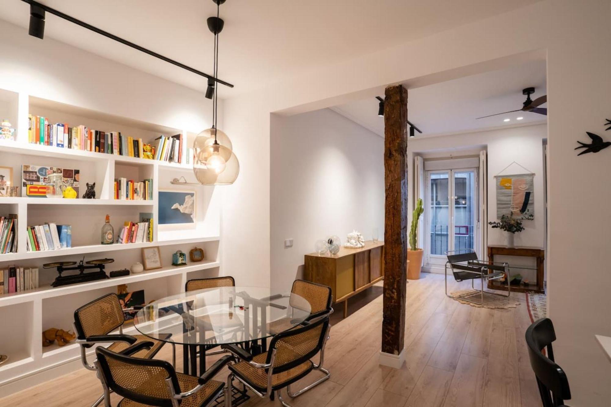 Stylish 2 Bedroom In The Heart Of Apartamento Madrid